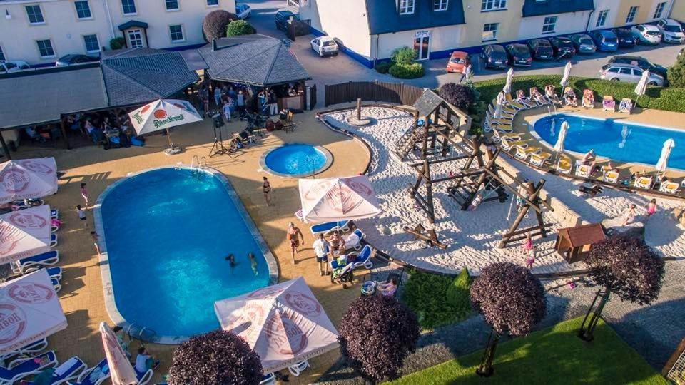 Hotel Za Vodou Двур-Кралове-над-Лабем Екстер'єр фото